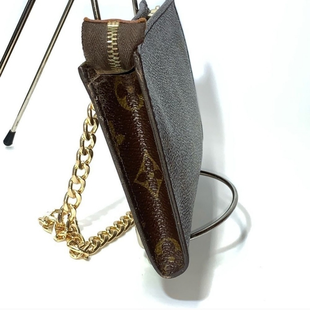 Louis Vuitton Monogram Clutch with Gold Chain. - Picture 4 of 14